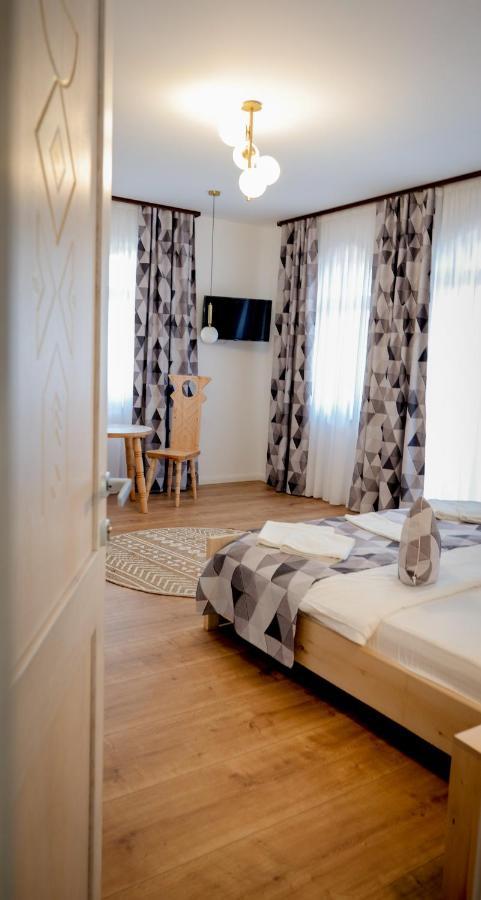 Conacul Olarilor Bed & Breakfast Бая де Фиер Екстериор снимка
