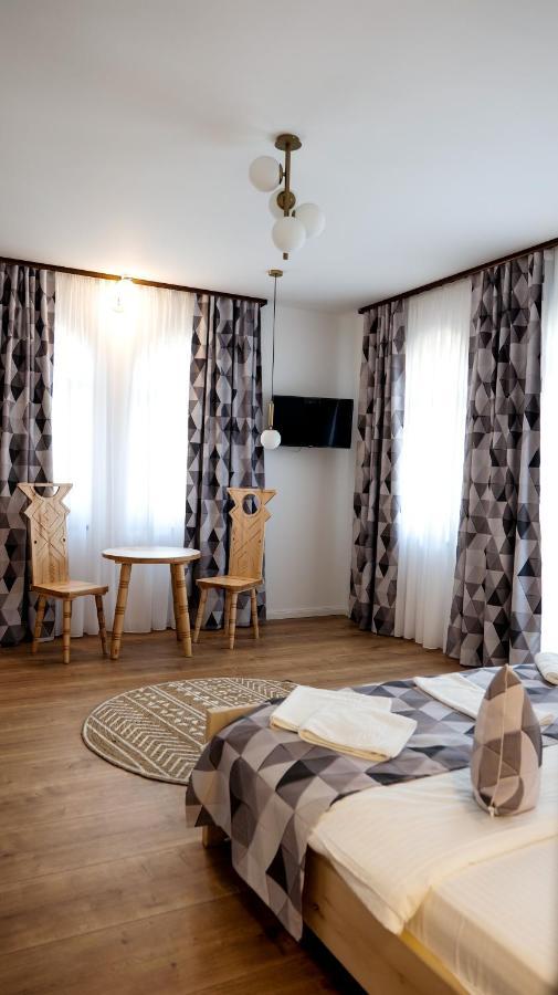 Conacul Olarilor Bed & Breakfast Бая де Фиер Екстериор снимка